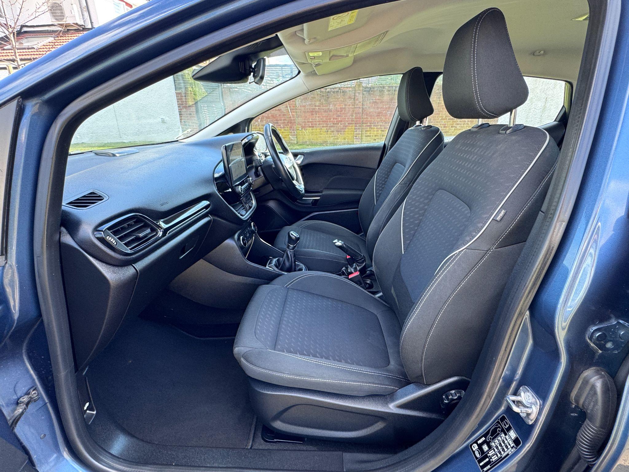 2018 Ford Fiesta image 17