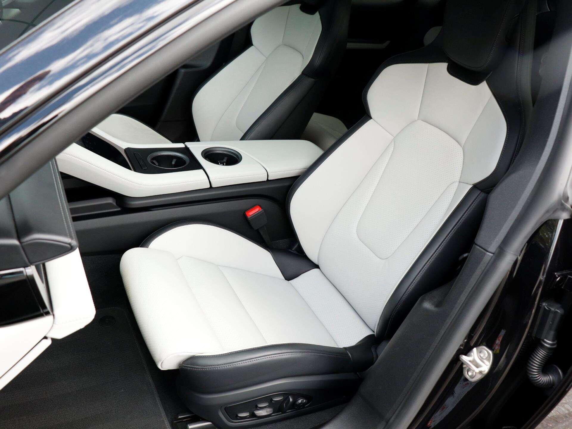 Porsche Taycan view 23