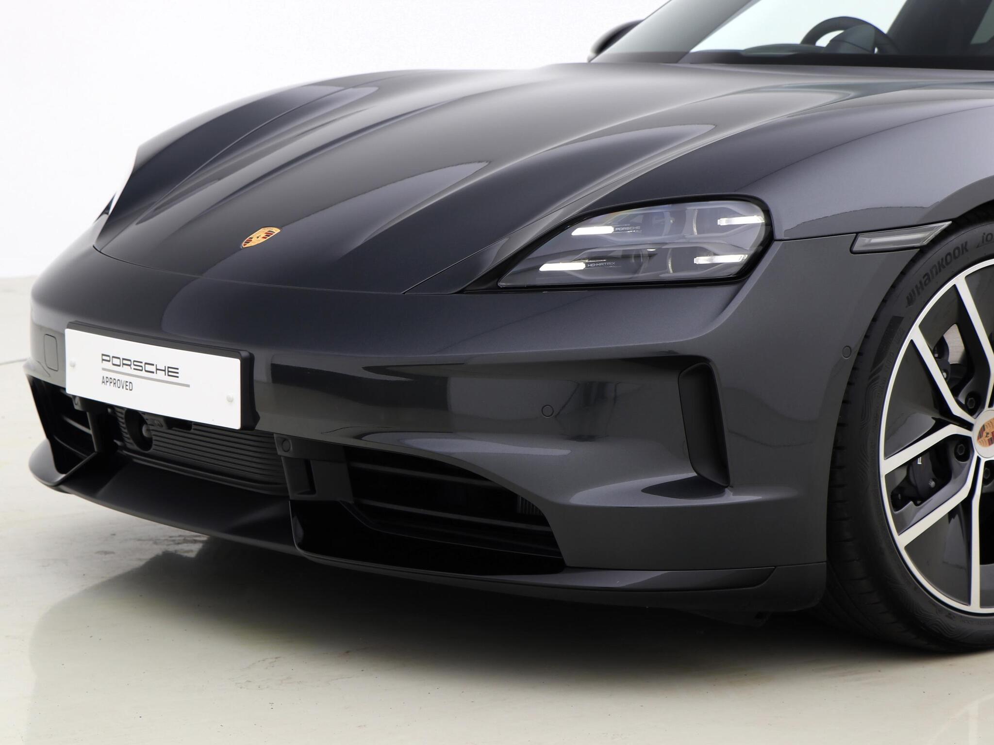 Porsche Taycan view 14