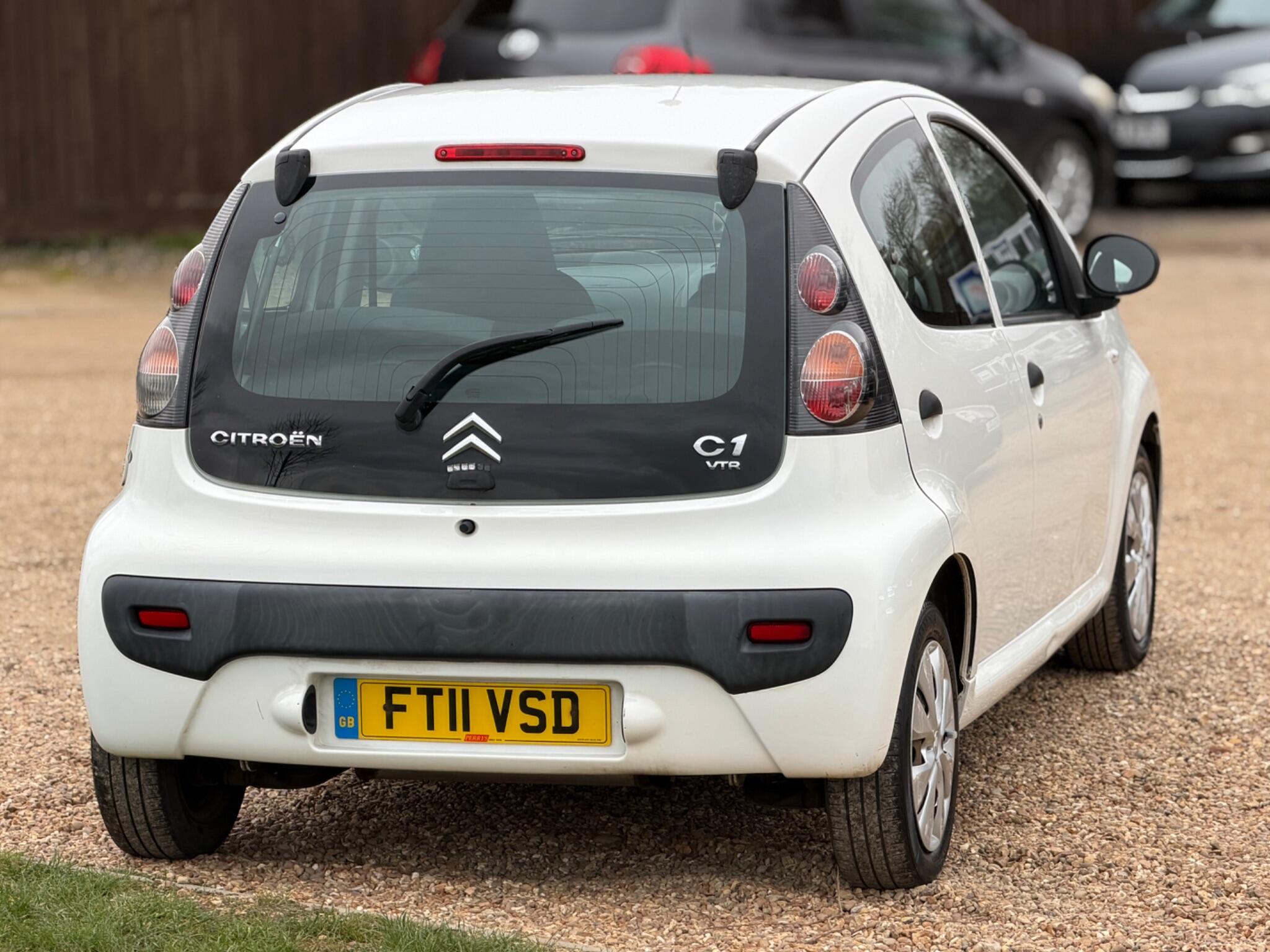 2011 Citroen C1 1.0i VTR Euro 5 5dr image 23