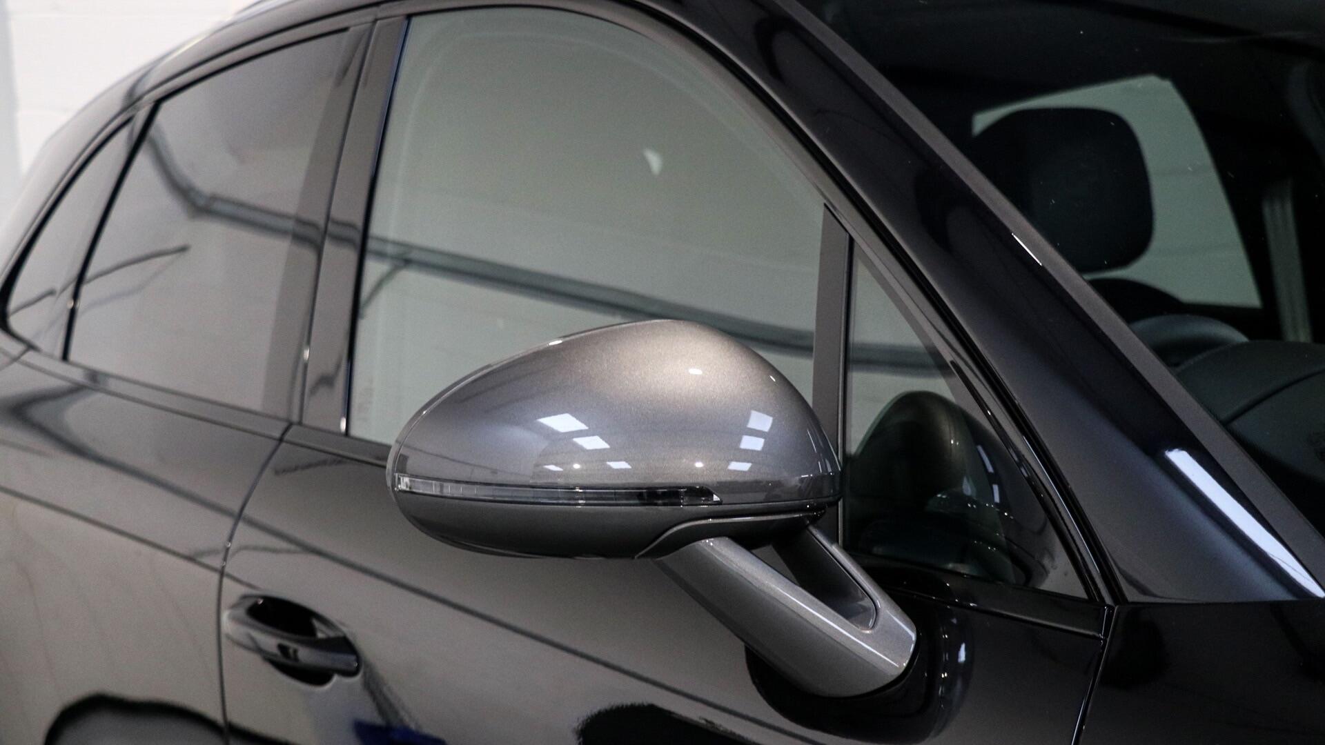 Porsche Macan view 21