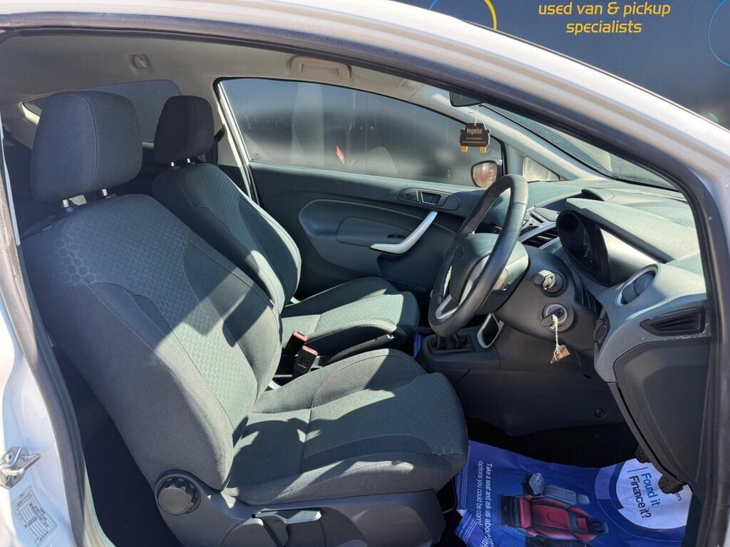 Ford Fiesta view 17