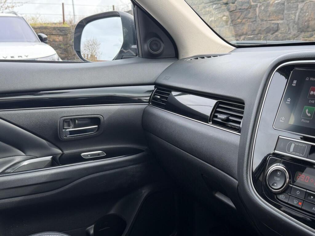 Mitsubishi Outlander view 48