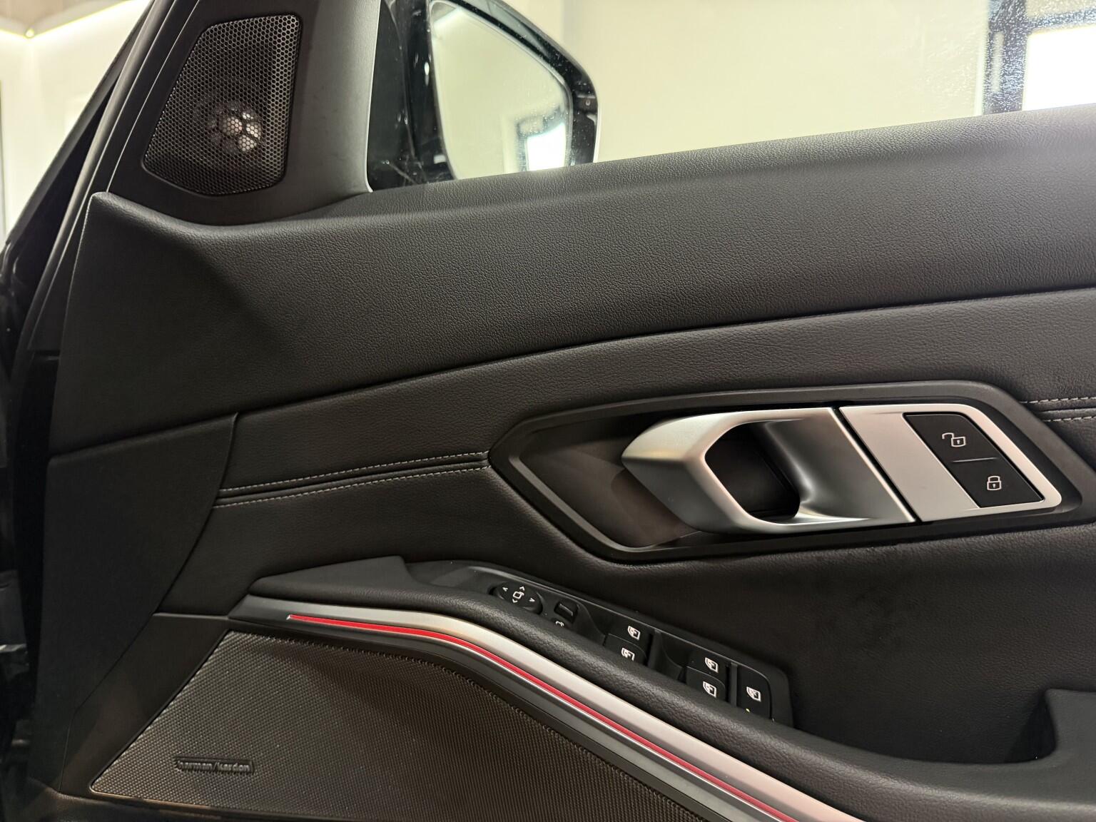 BMW 3 Series view 15