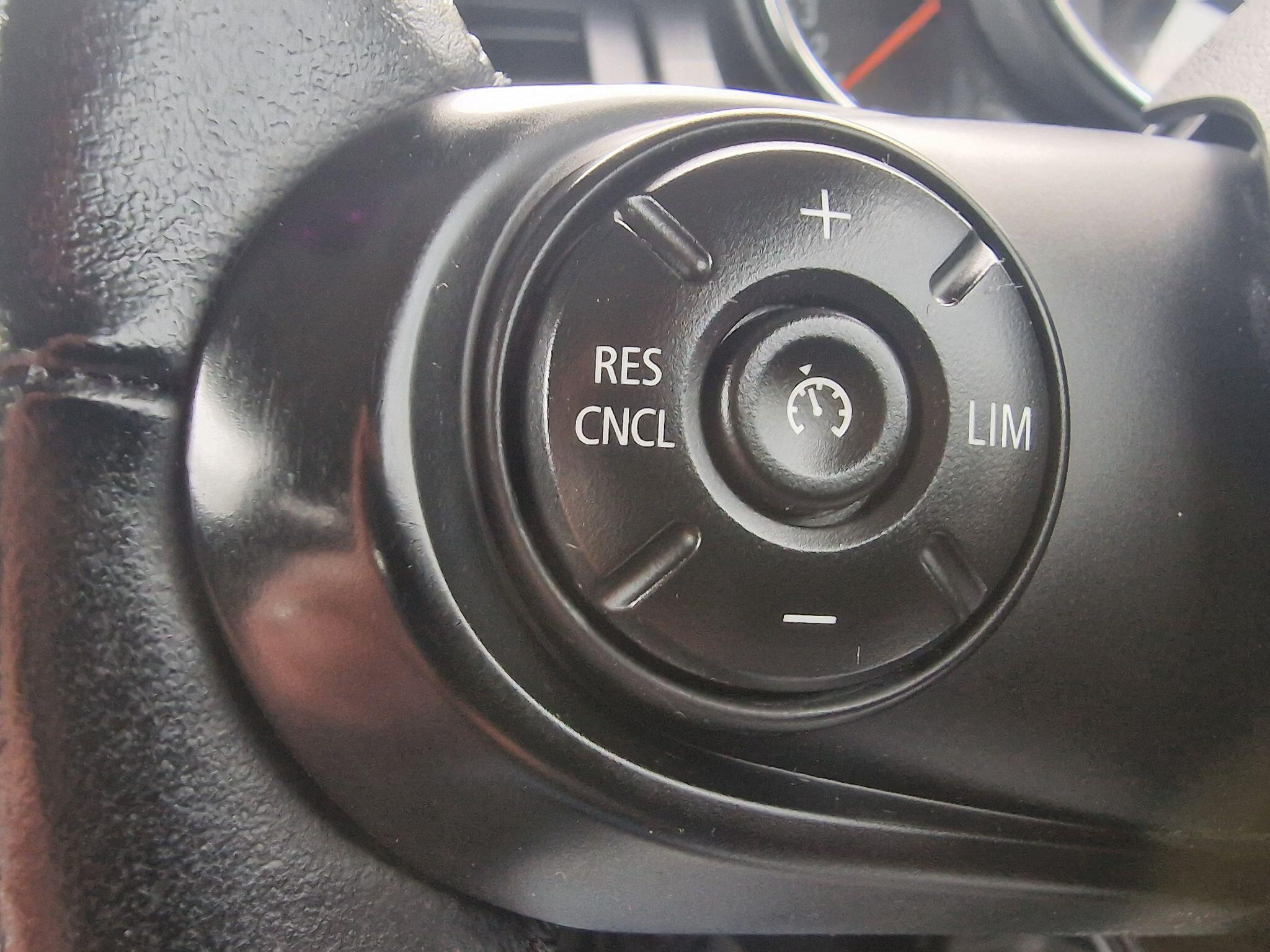 MINI Hatch view 38