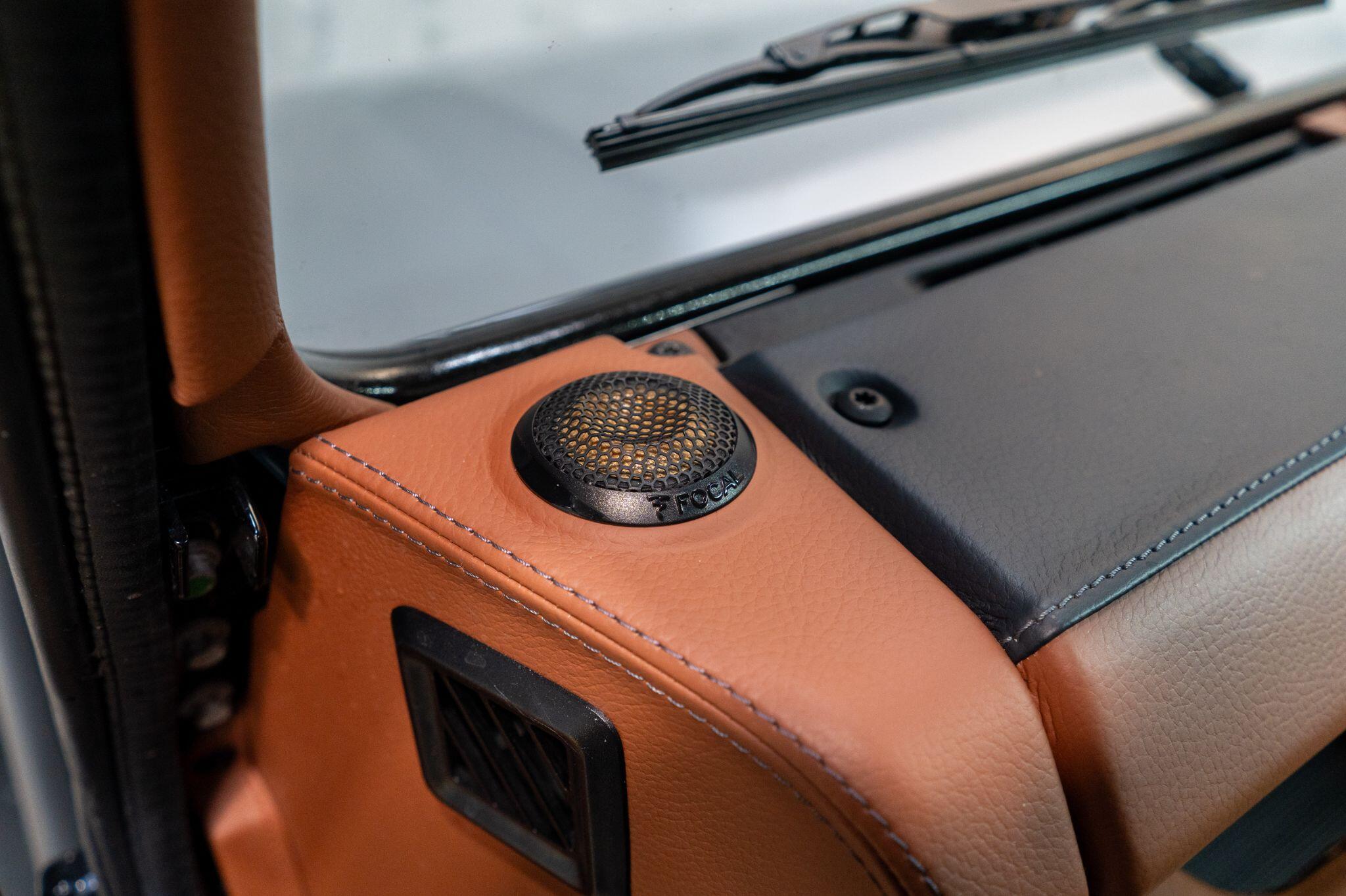 Land Rover Defender view 28