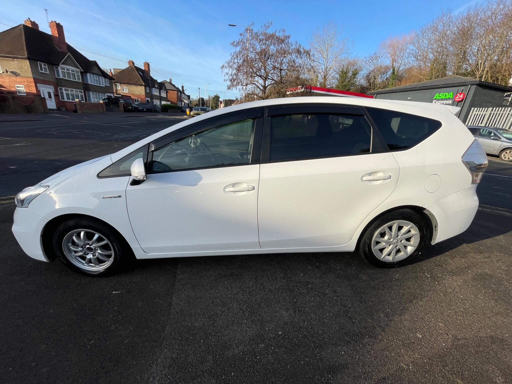 2014 Toyota Prius 1.5 CVT 4dr • 101,741 miles image 4