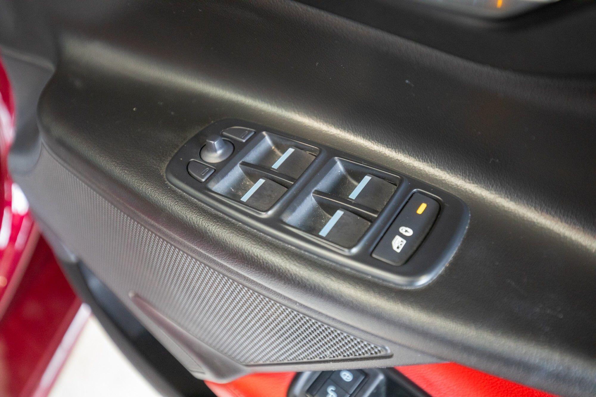 Jaguar Xe view 16