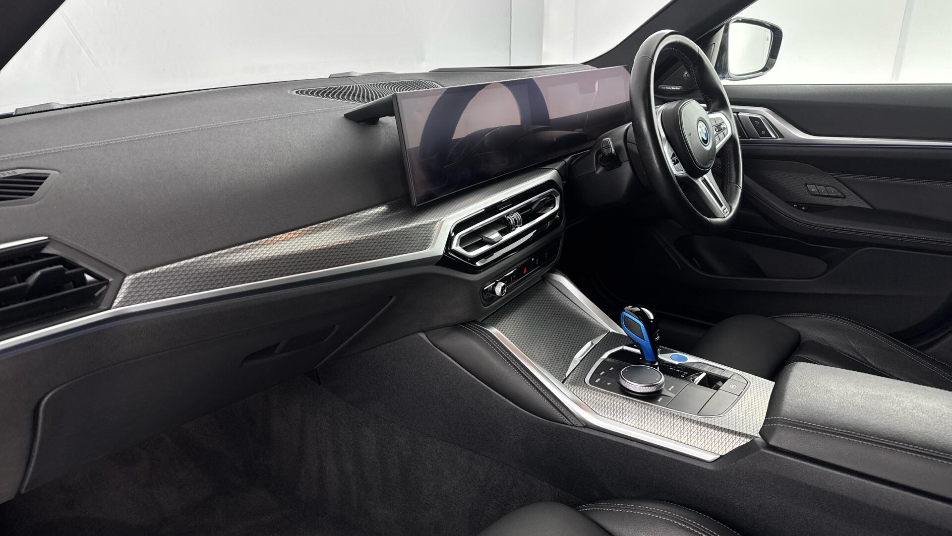 BMW I4 view 10