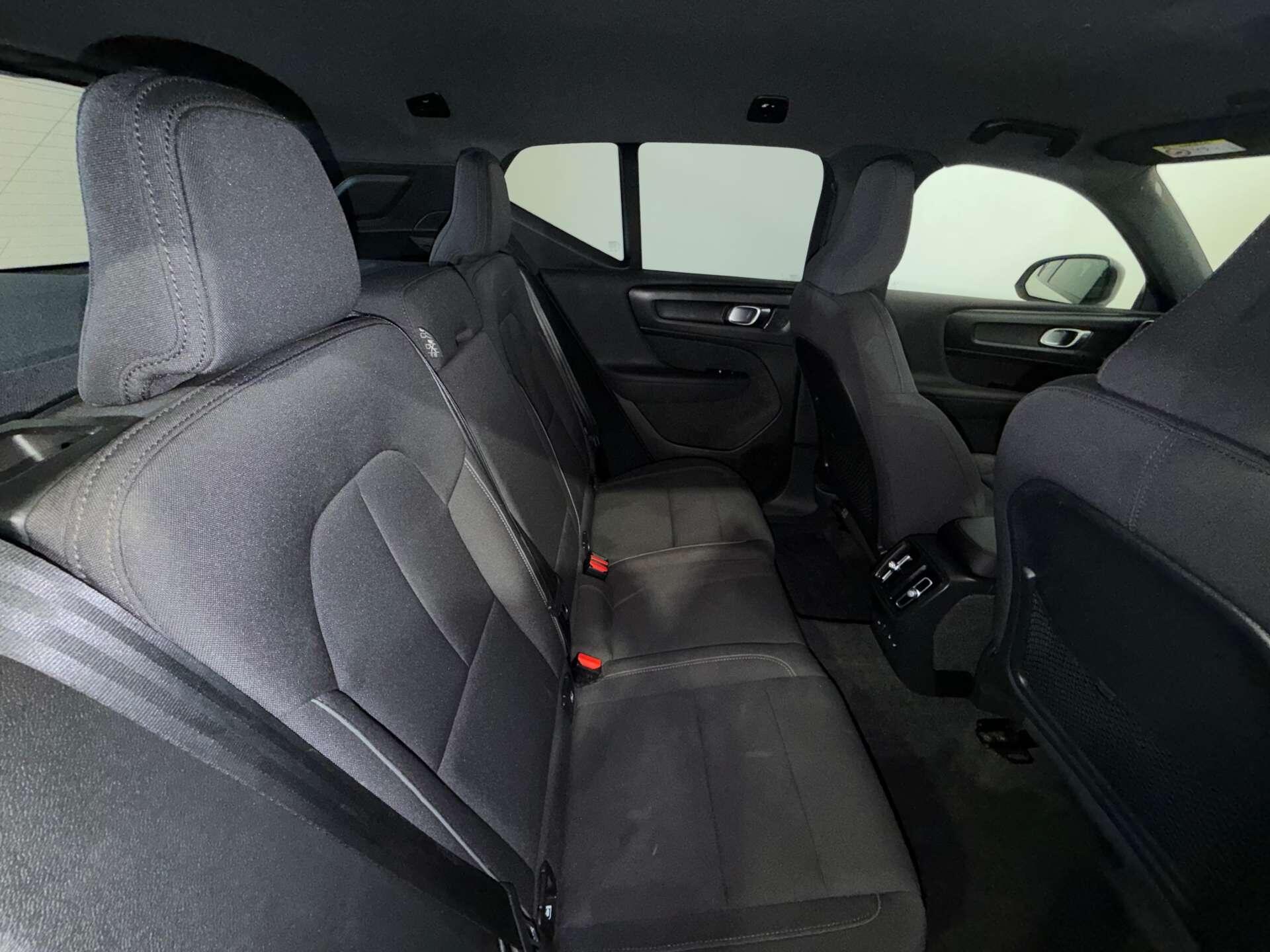 Volvo XC40 view 50