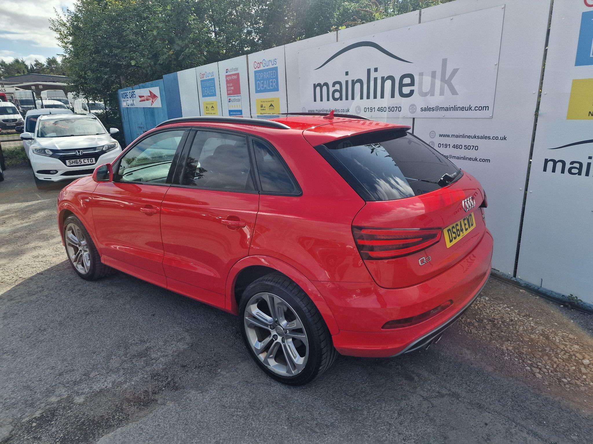 Audi Q3 view 18