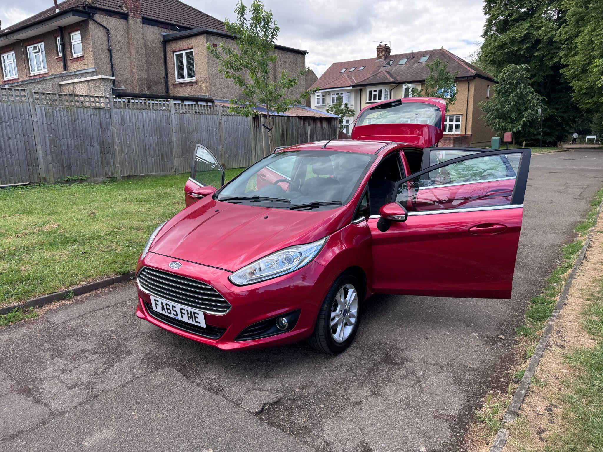2016 Ford Fiesta image 30