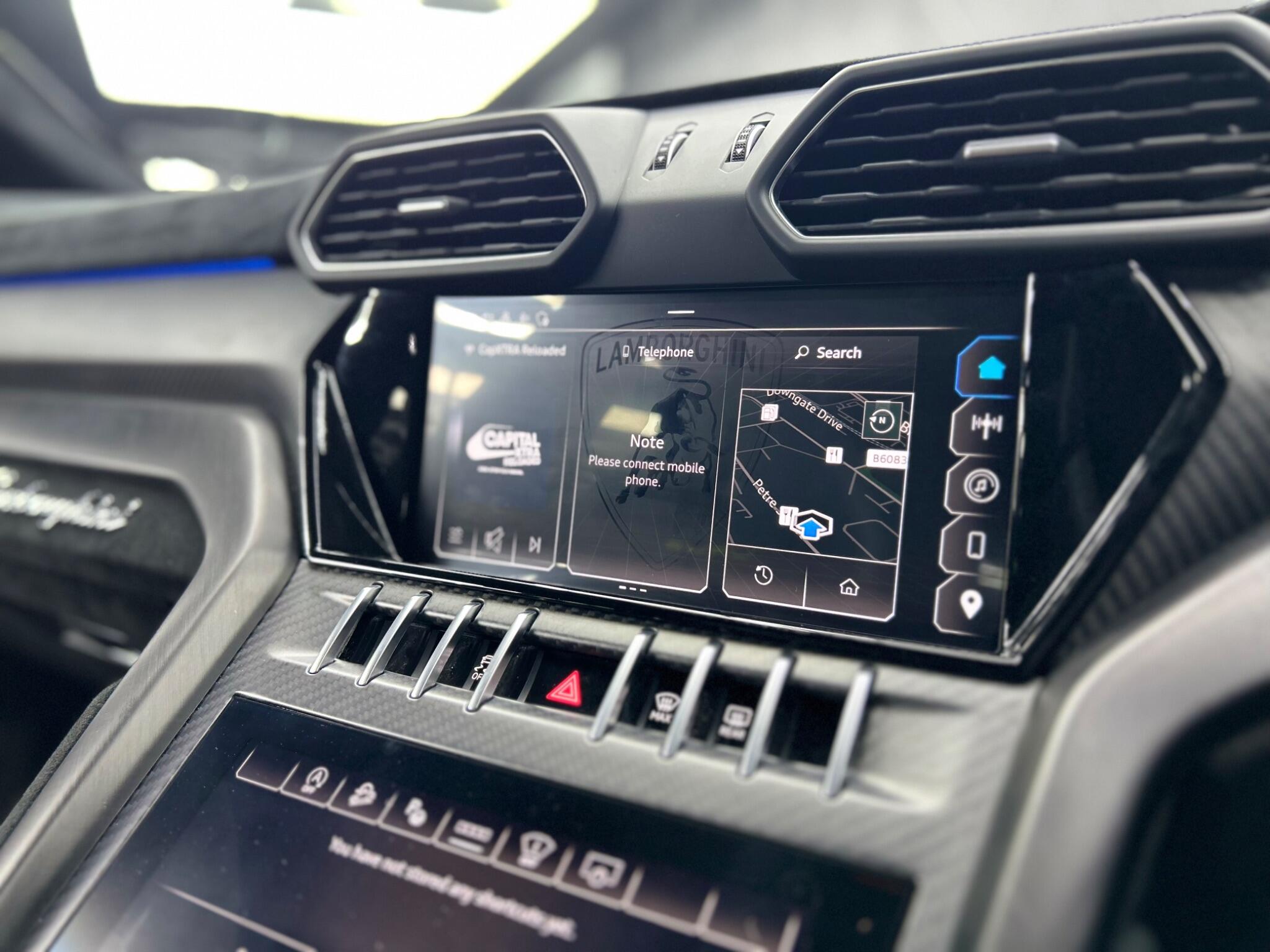 Lamborghini Urus view 51