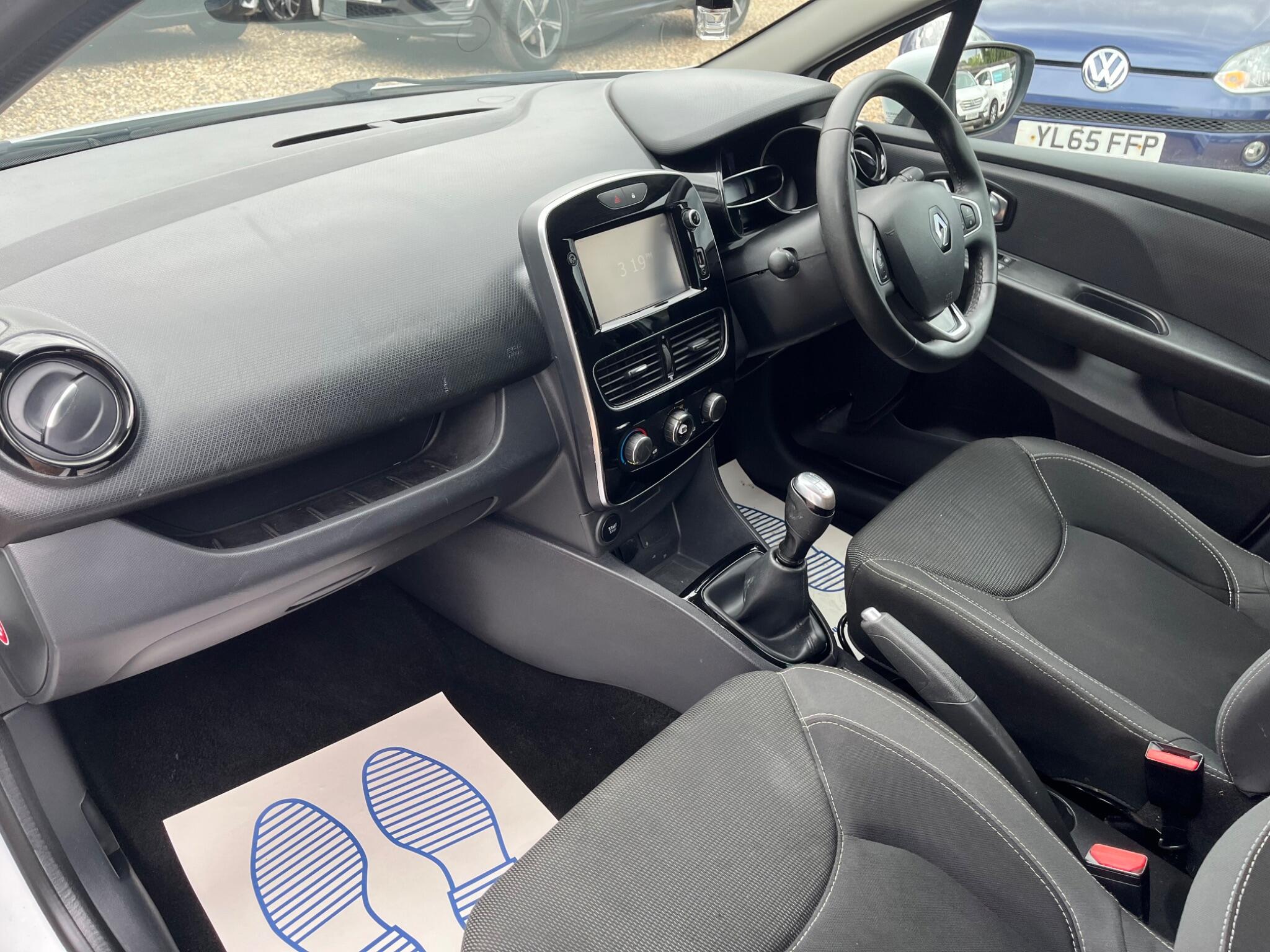 Renault Clio view 11