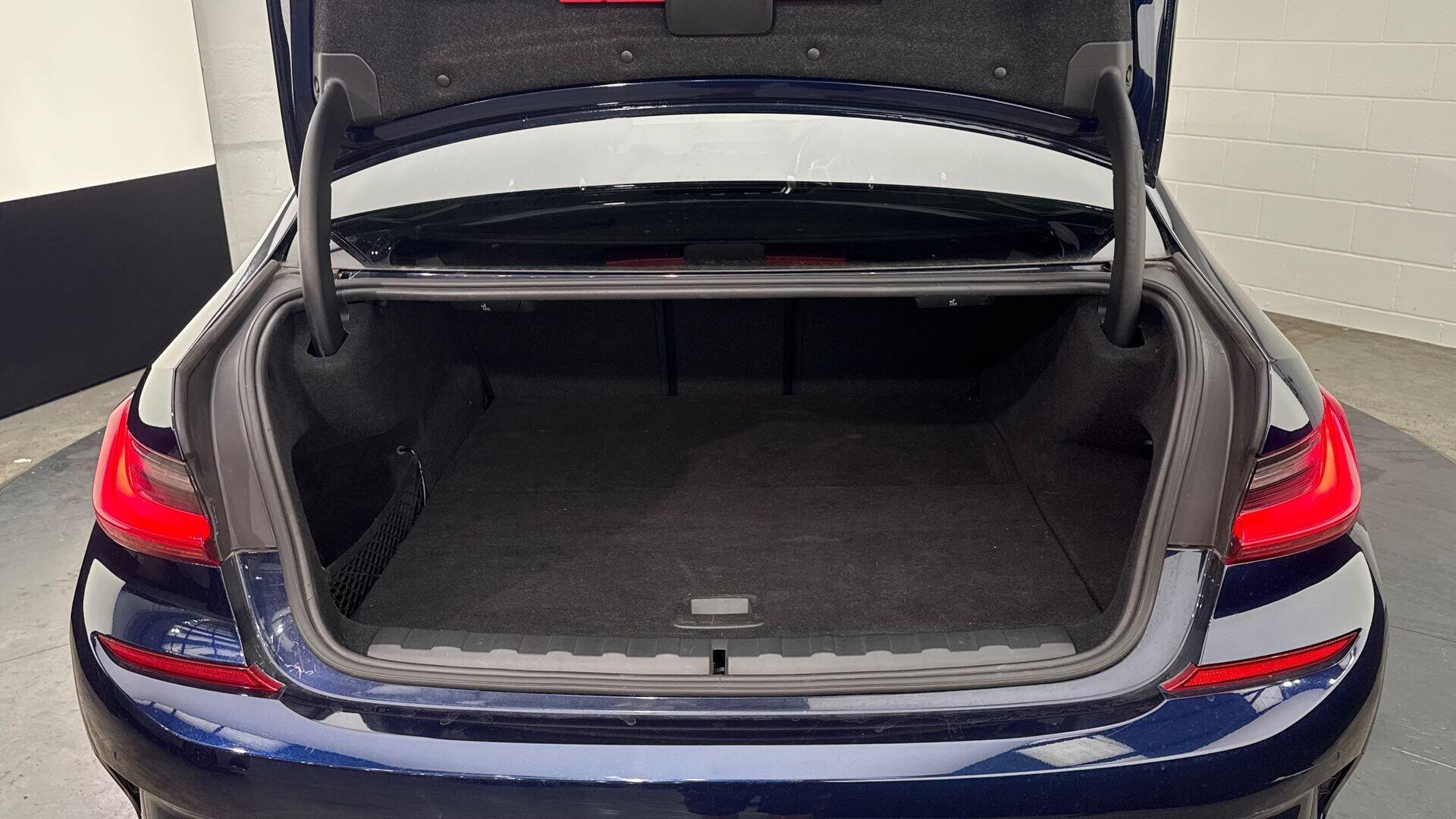 BMW 3 Series view 13
