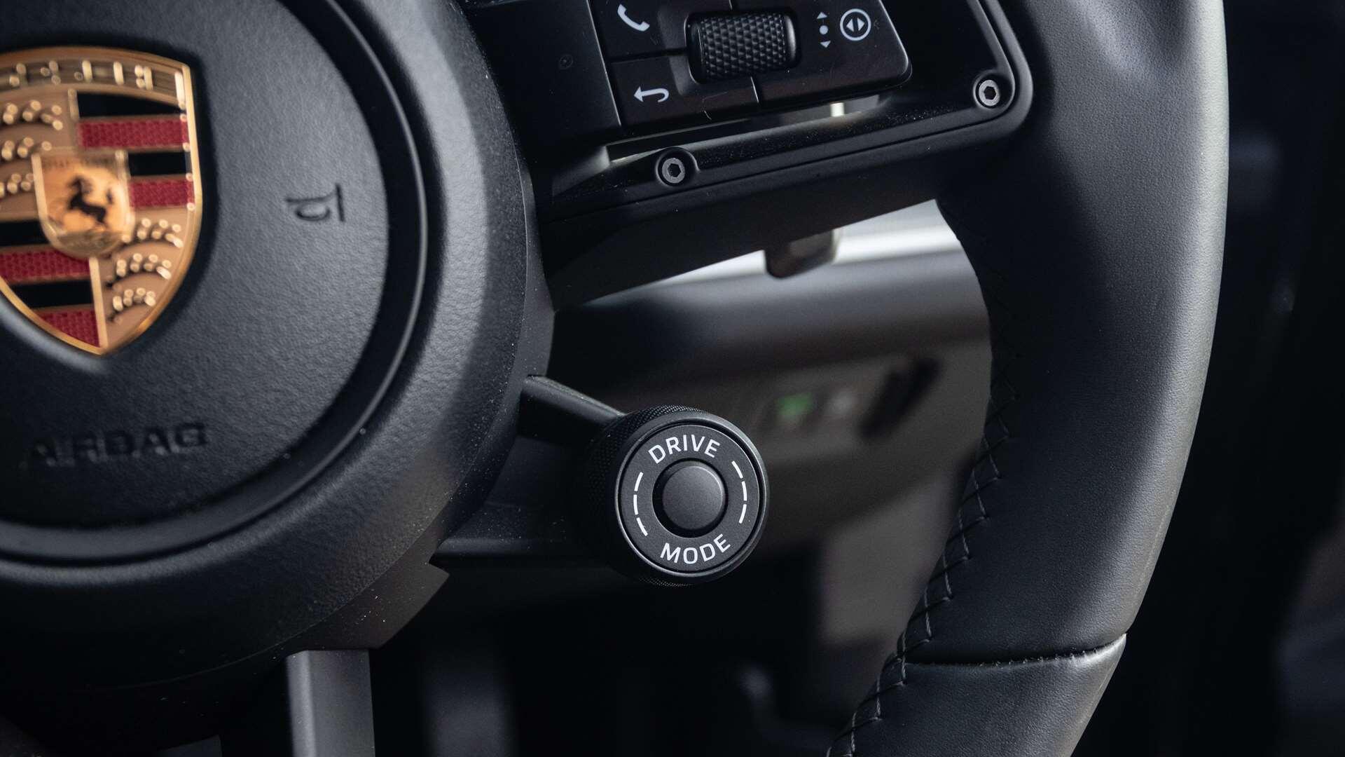 Porsche Cayenne view 32