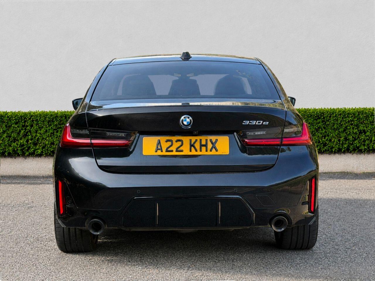 BMW 3 Series view 6