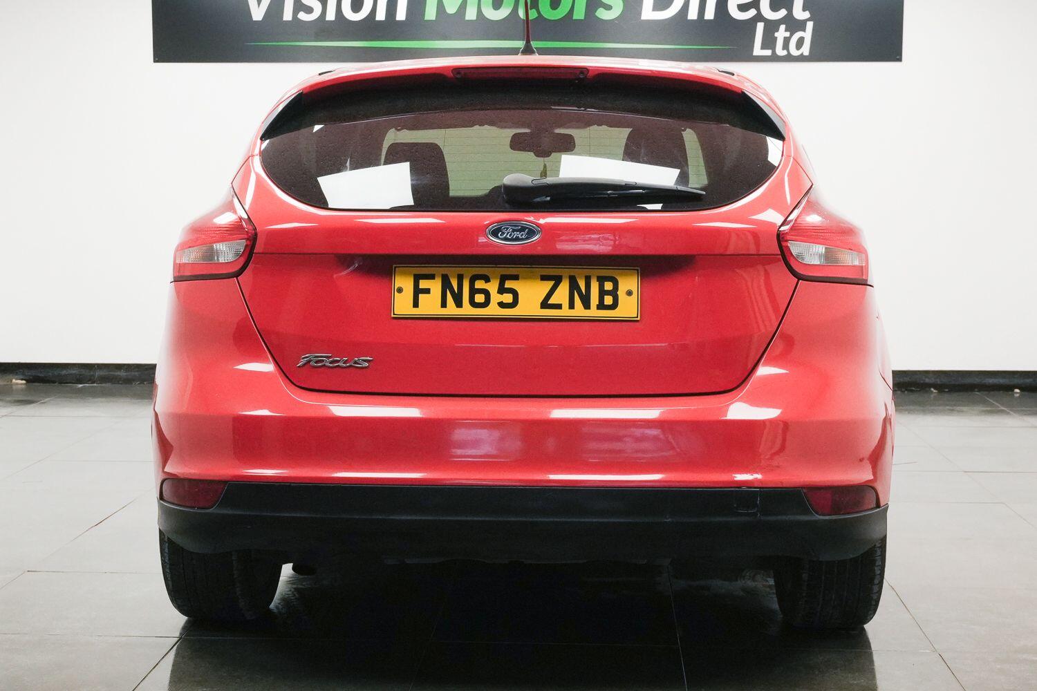 Ford Focus view 3