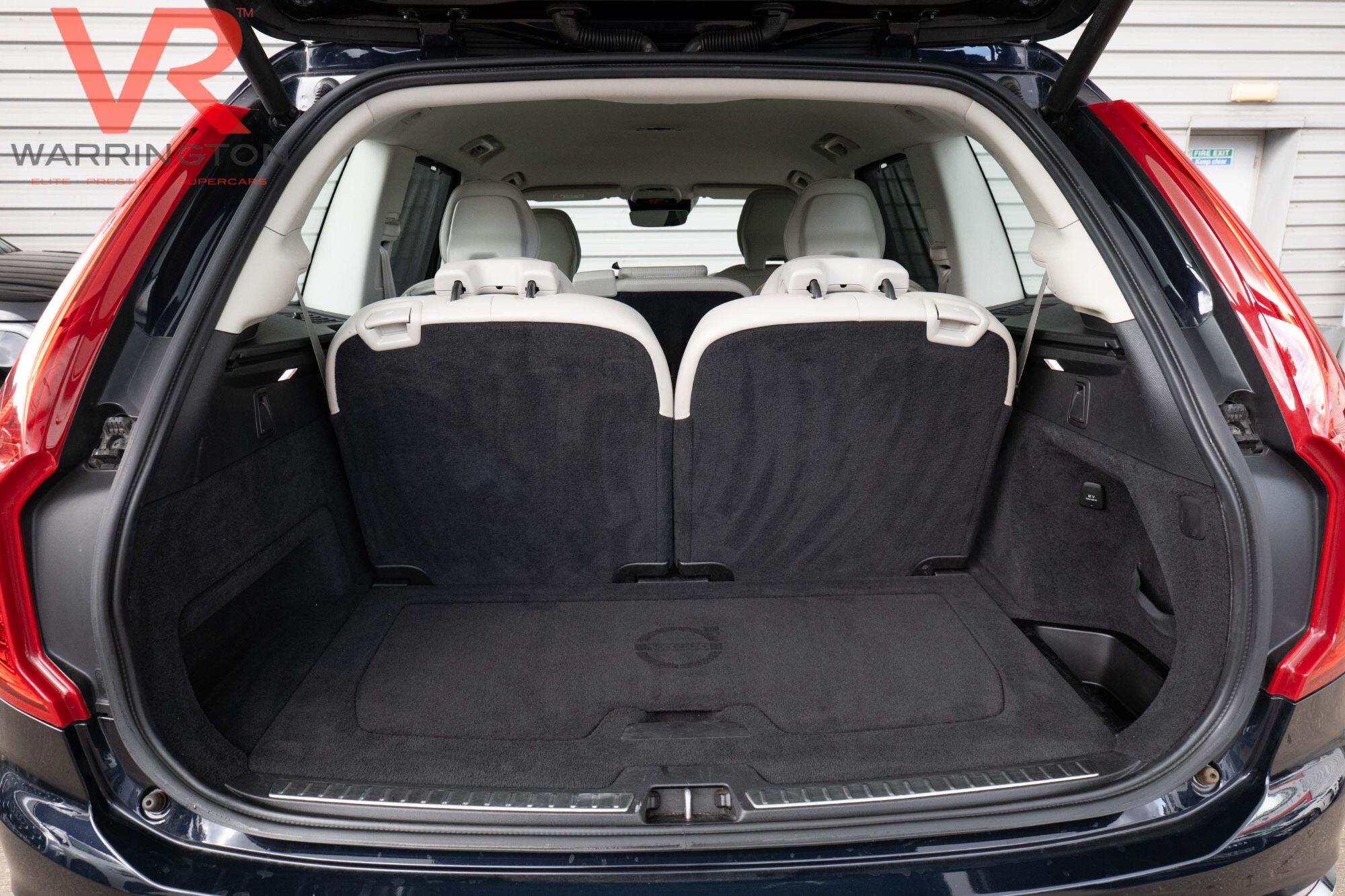 Volvo XC90 view 12