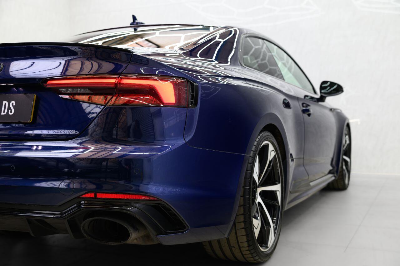 Audi RS5 view 12