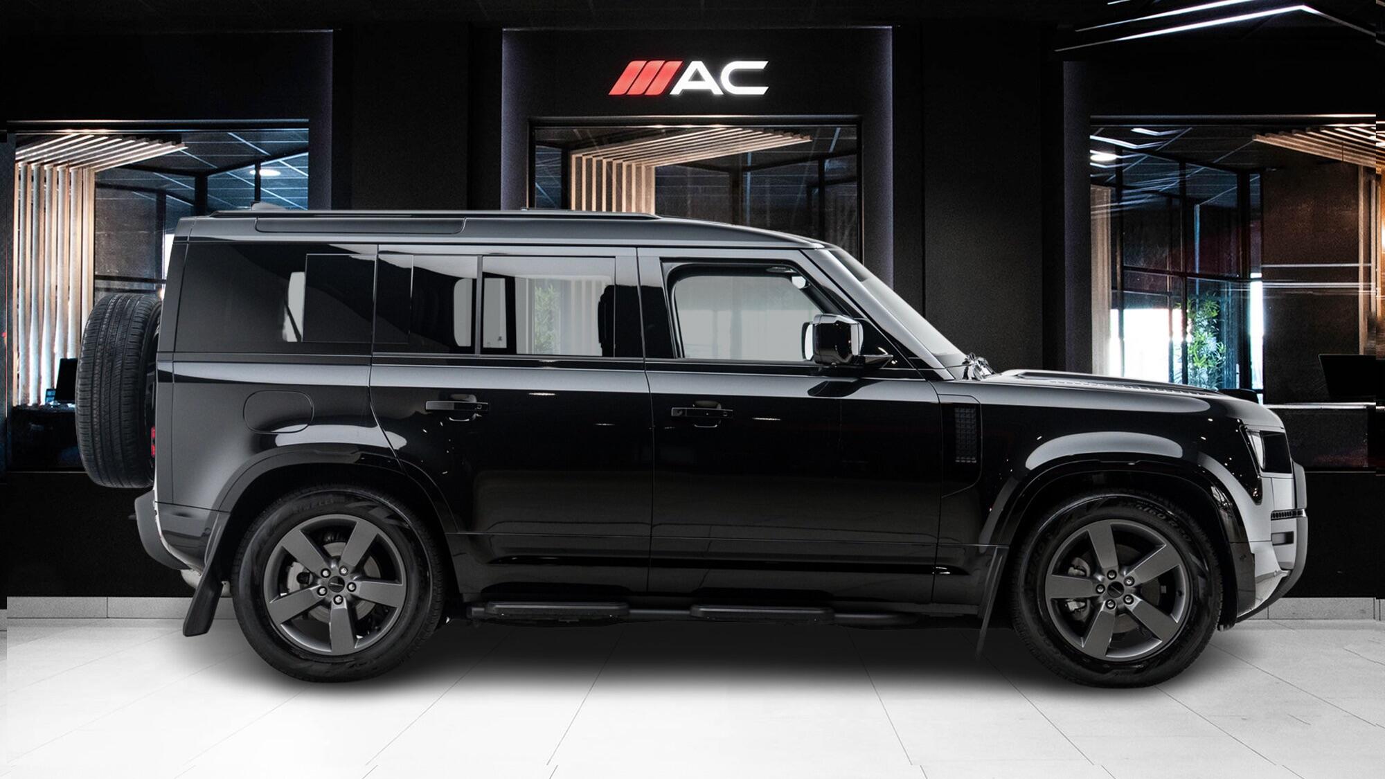 Land Rover Defender 110 view 3