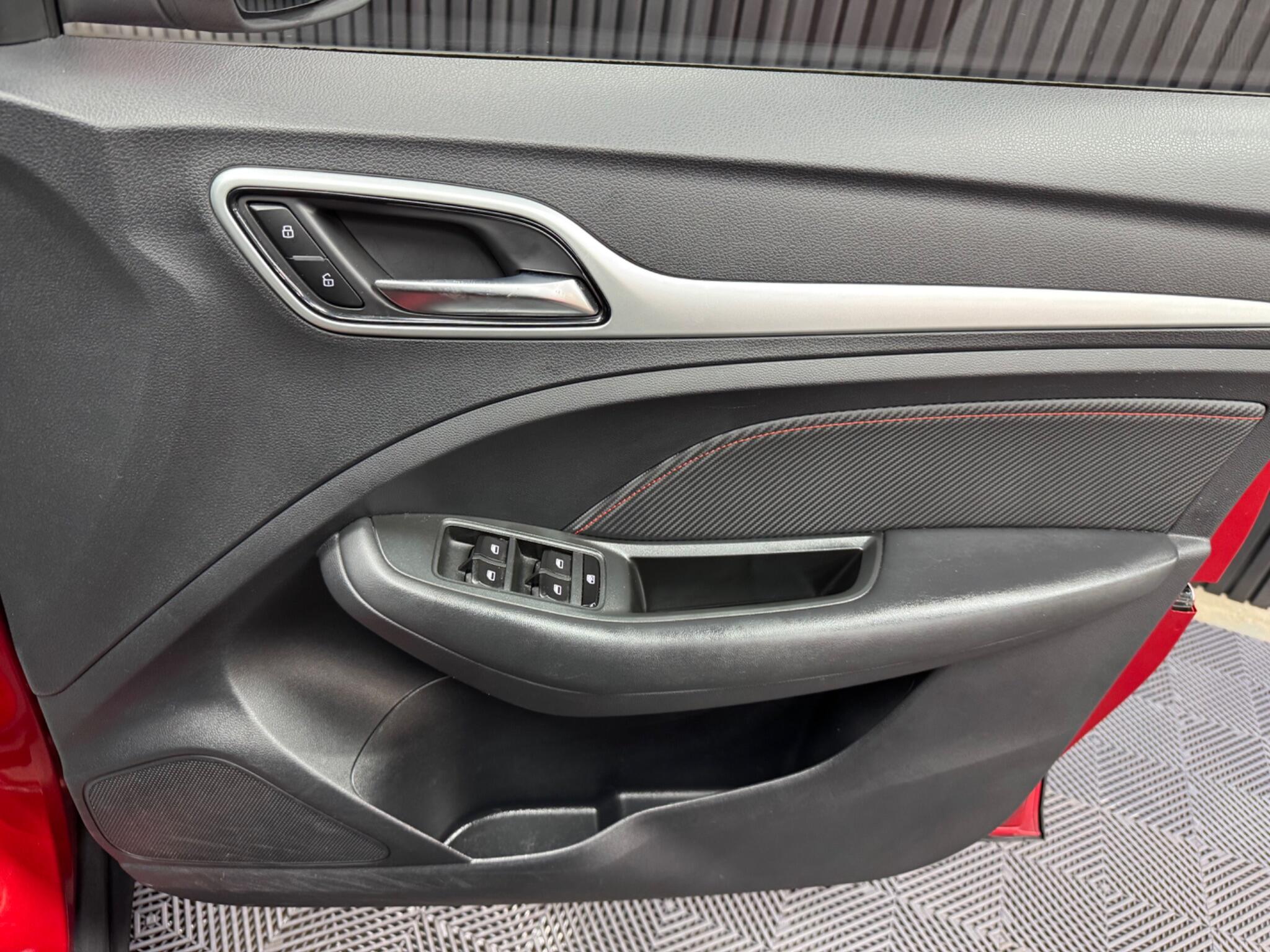 MG ZS view 31