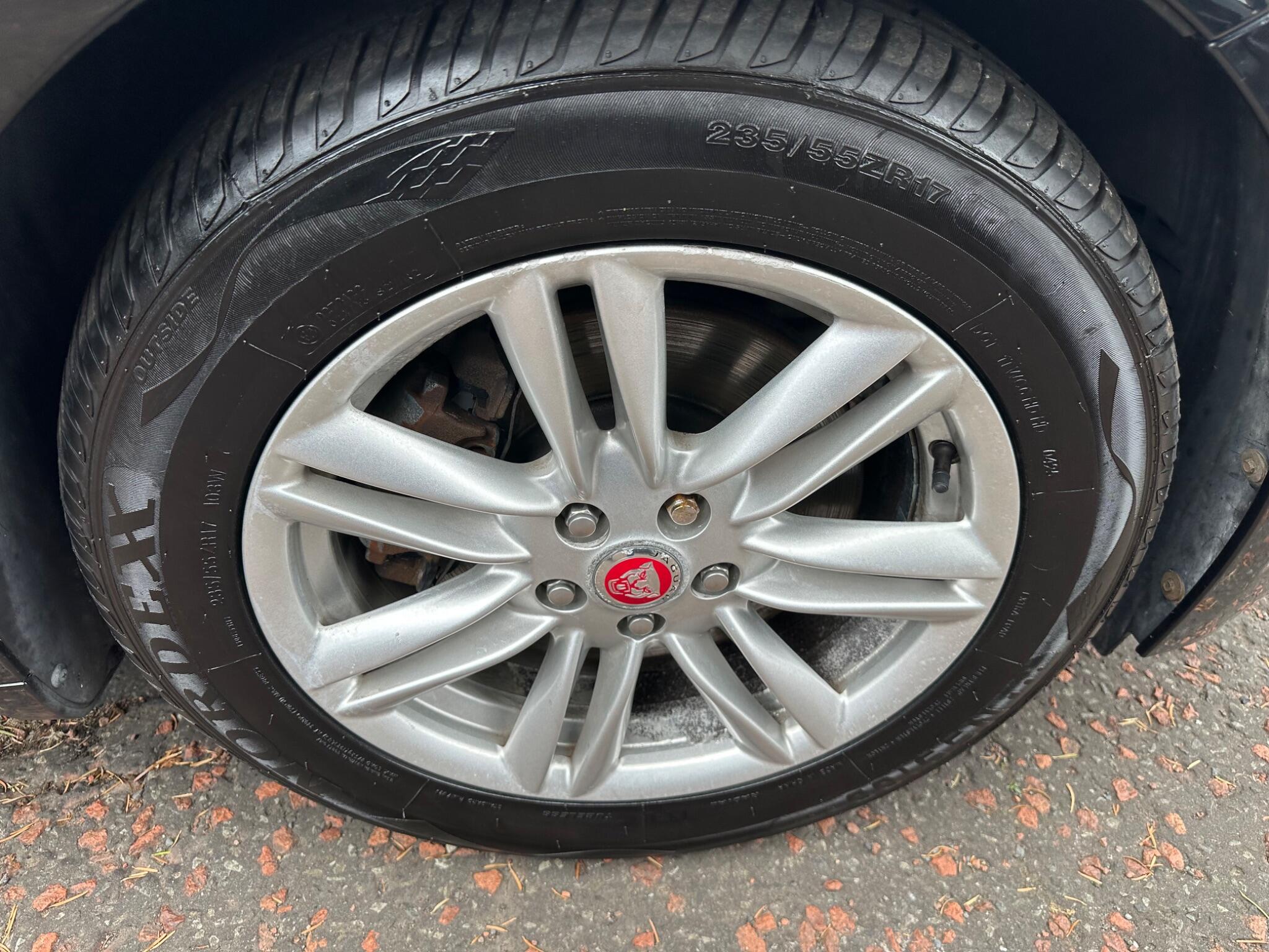 Jaguar XF view 12