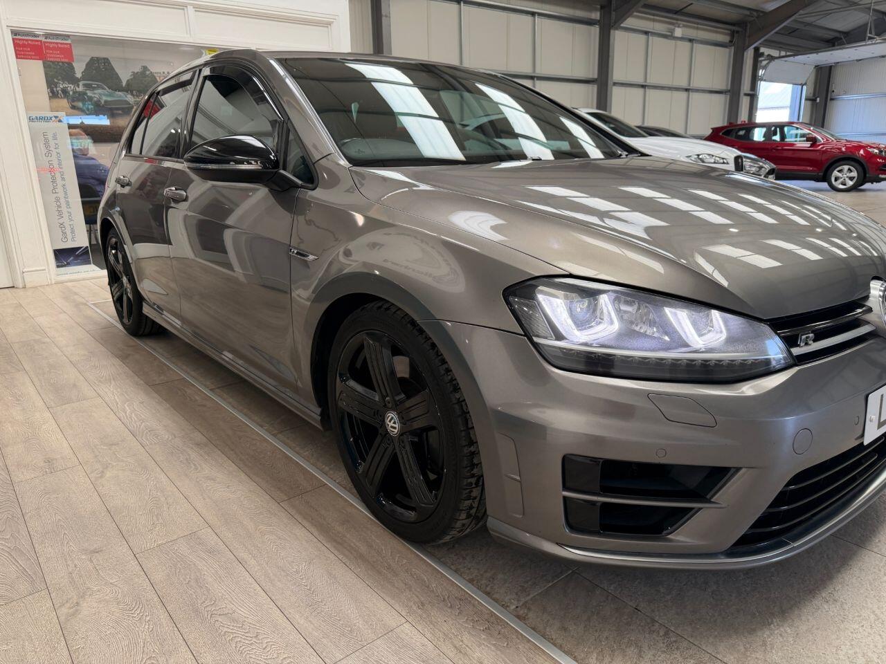 Volkswagen Golf view 3