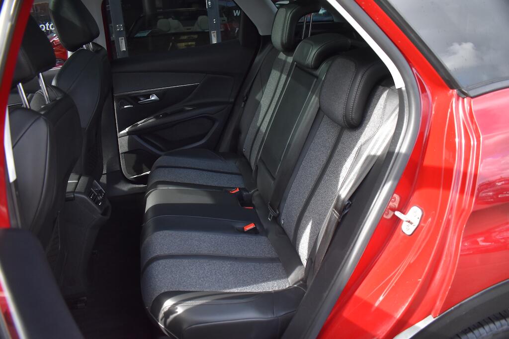 Peugeot 3008 view 13