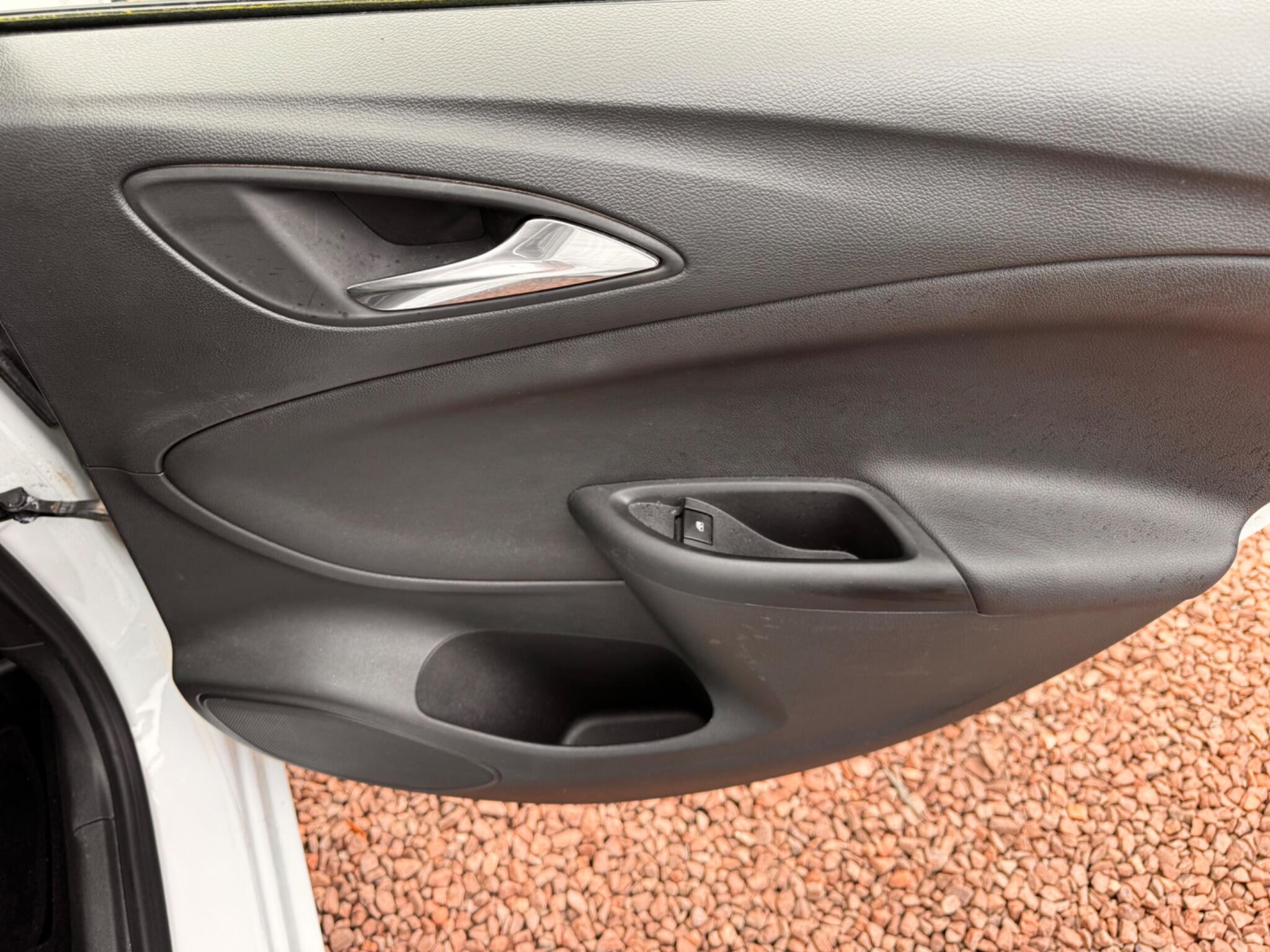 Vauxhall Astra view 25