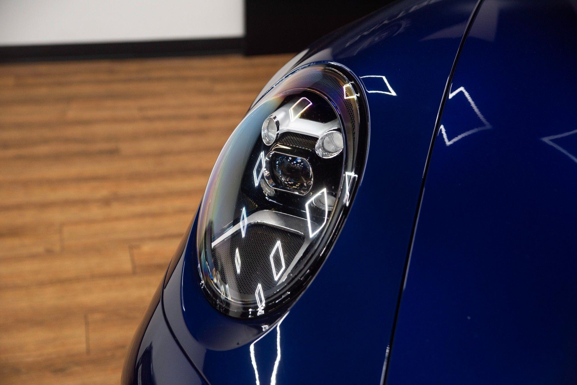 Porsche 911 view 13