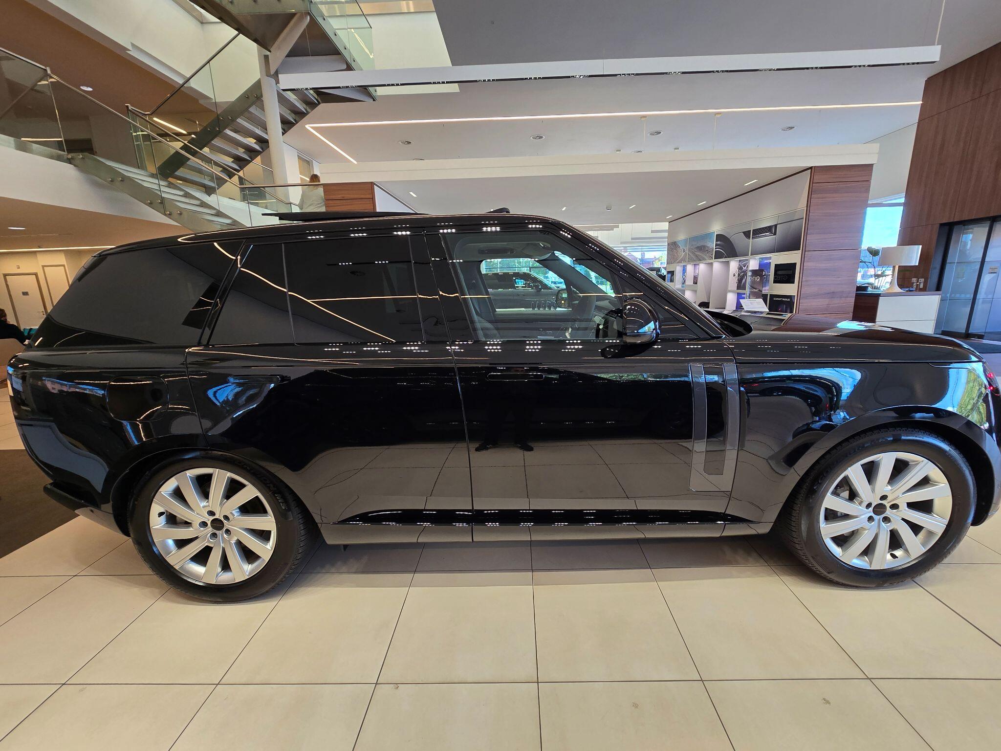 Land Rover Range Rover view 8