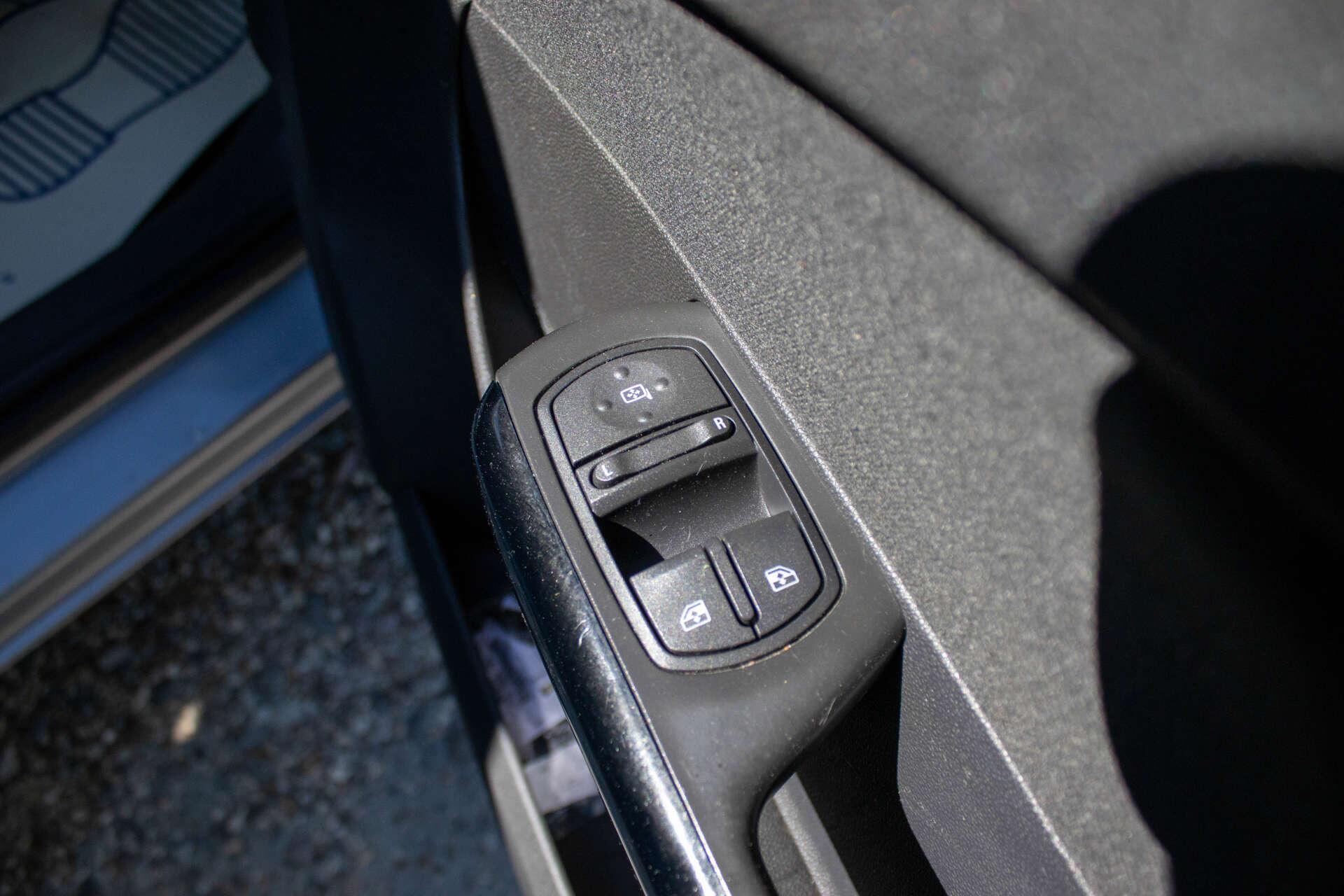 Vauxhall Corsa view 20