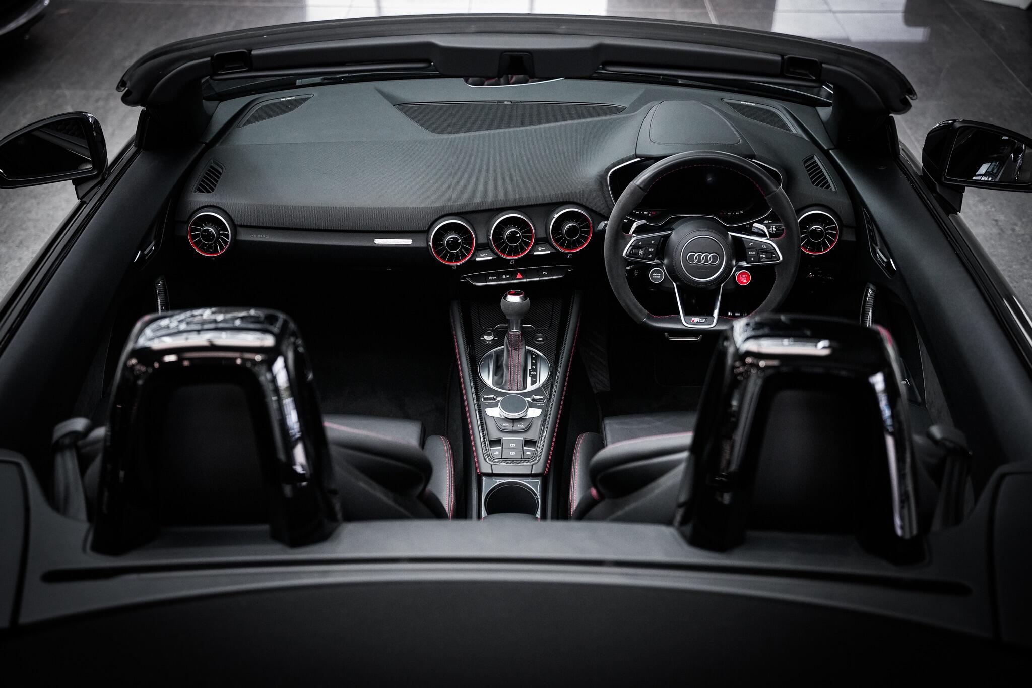 Audi TT RS view 23