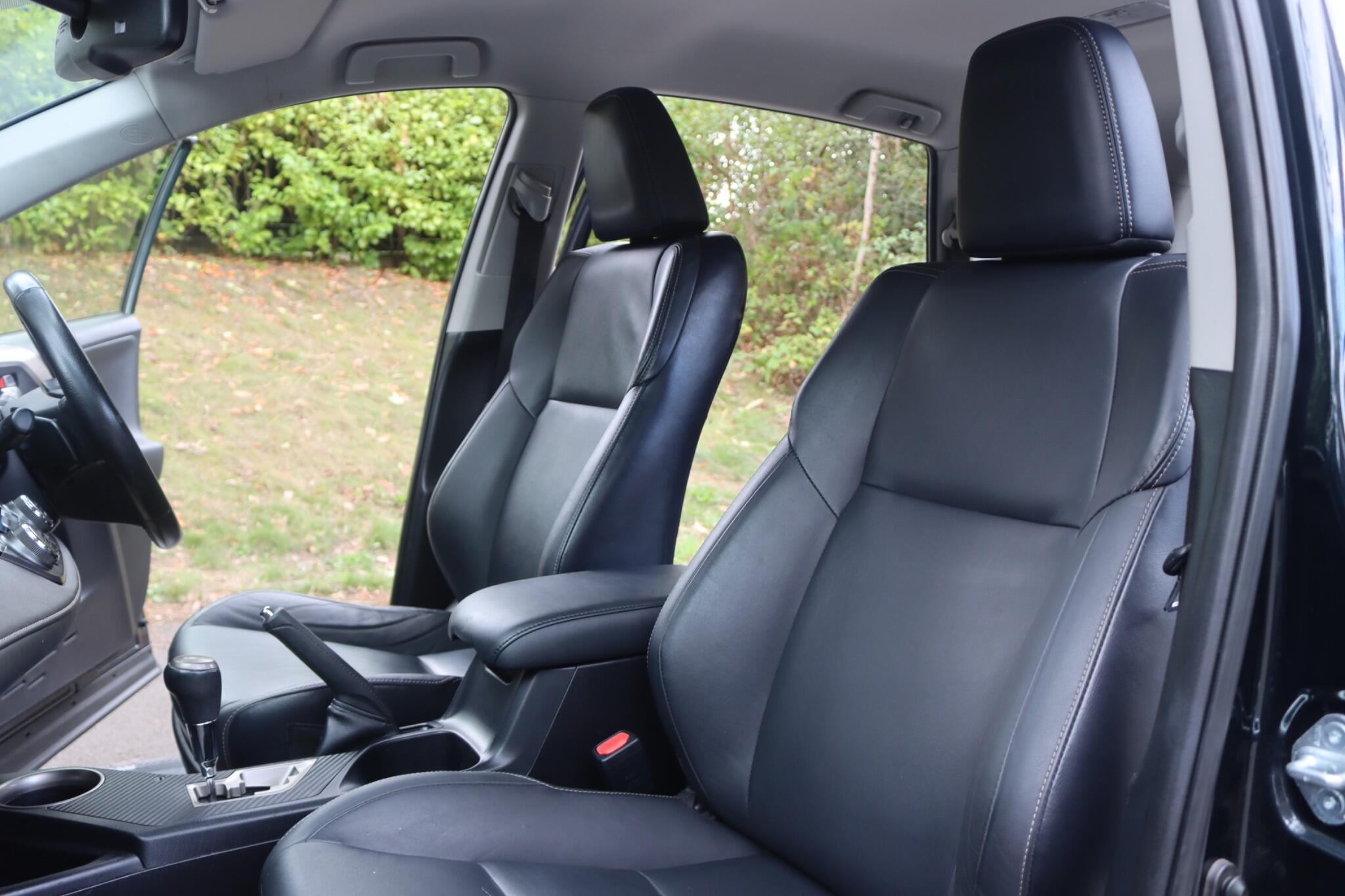 Toyota Rav4 view 4