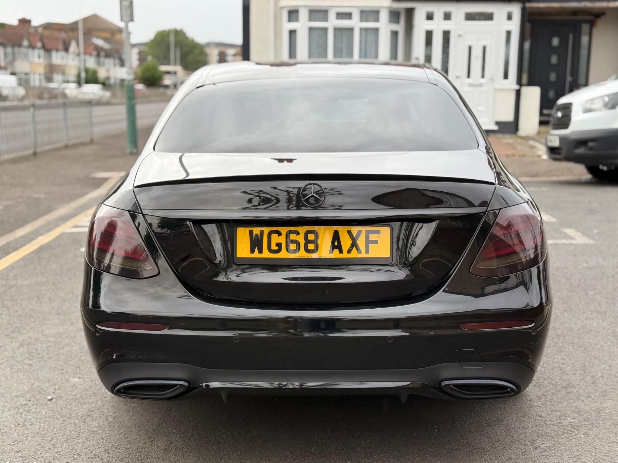 Mercedes-Benz E-Class view 8