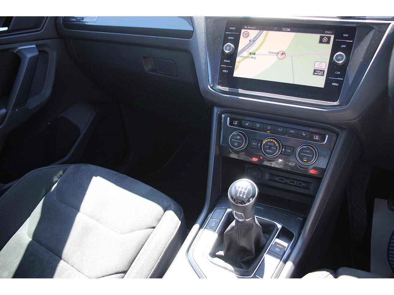 Volkswagen Tiguan view 25