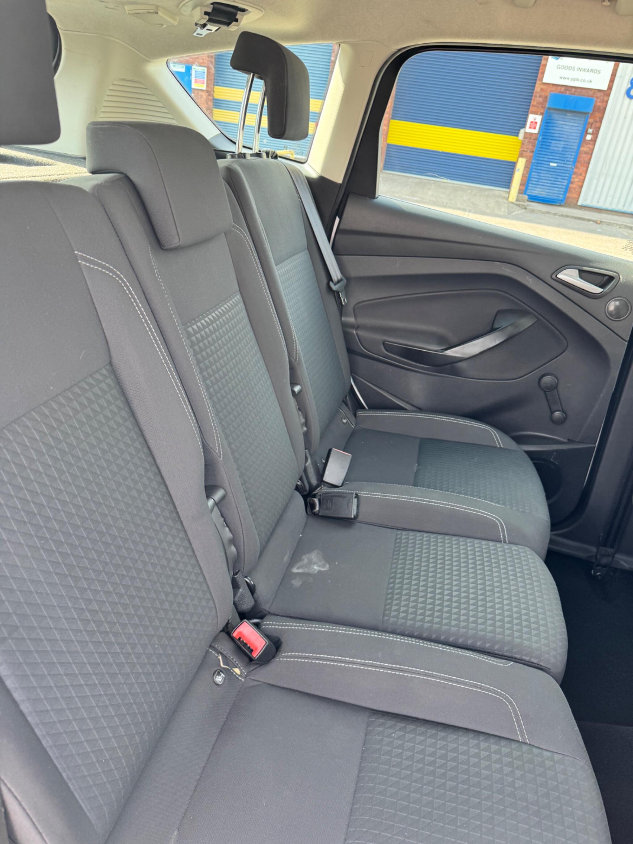 Ford C-Max view 29