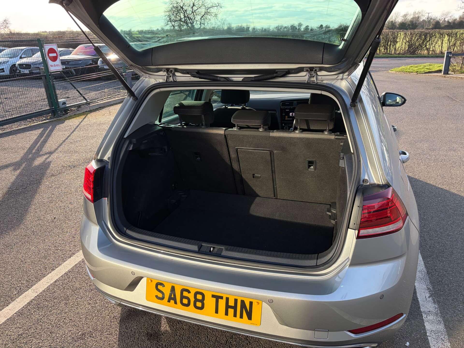 Volkswagen Golf view 26