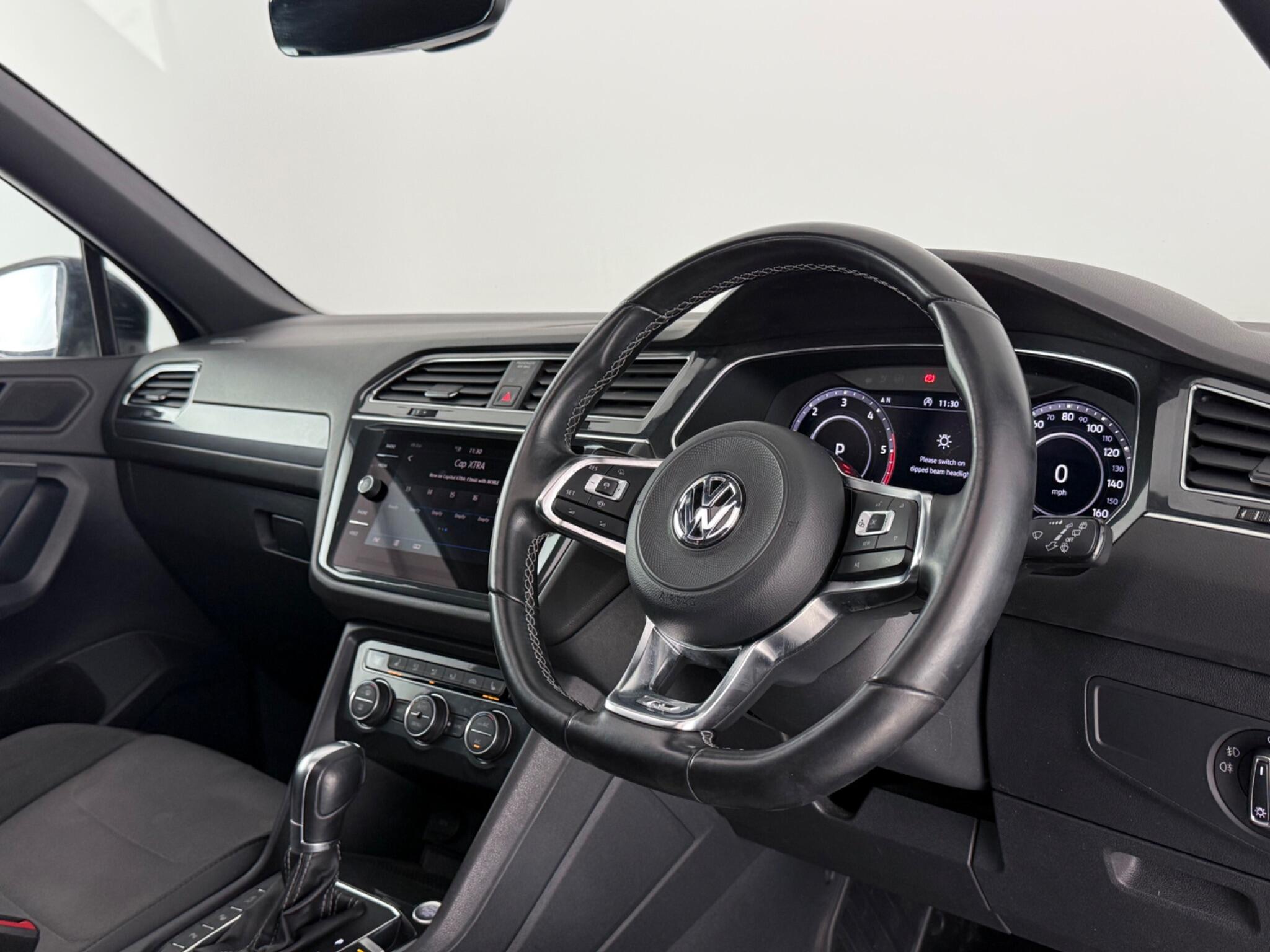 Volkswagen Tiguan Allspace view 3