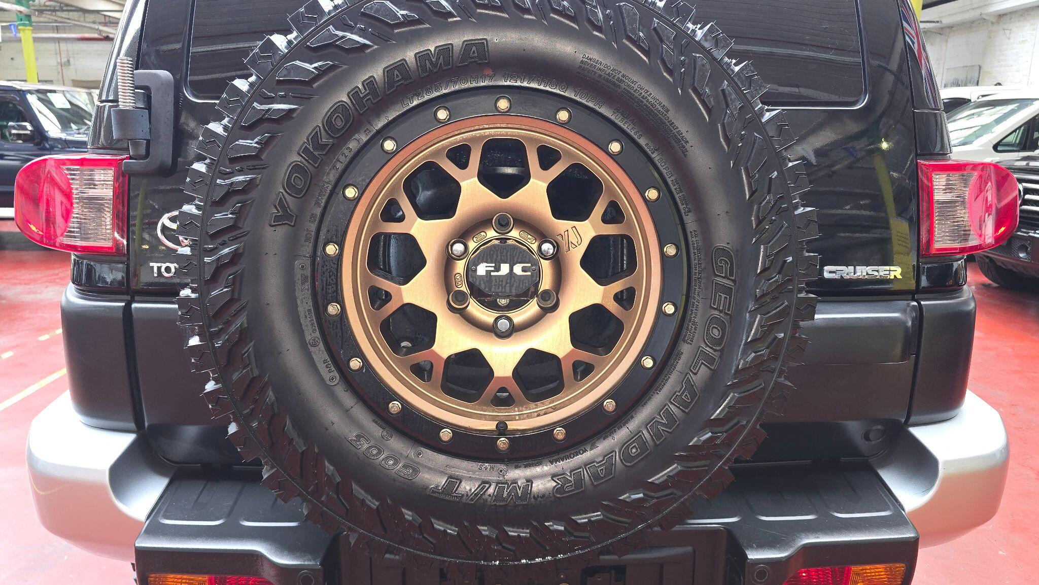 Toyota FJ Cruiser view 42