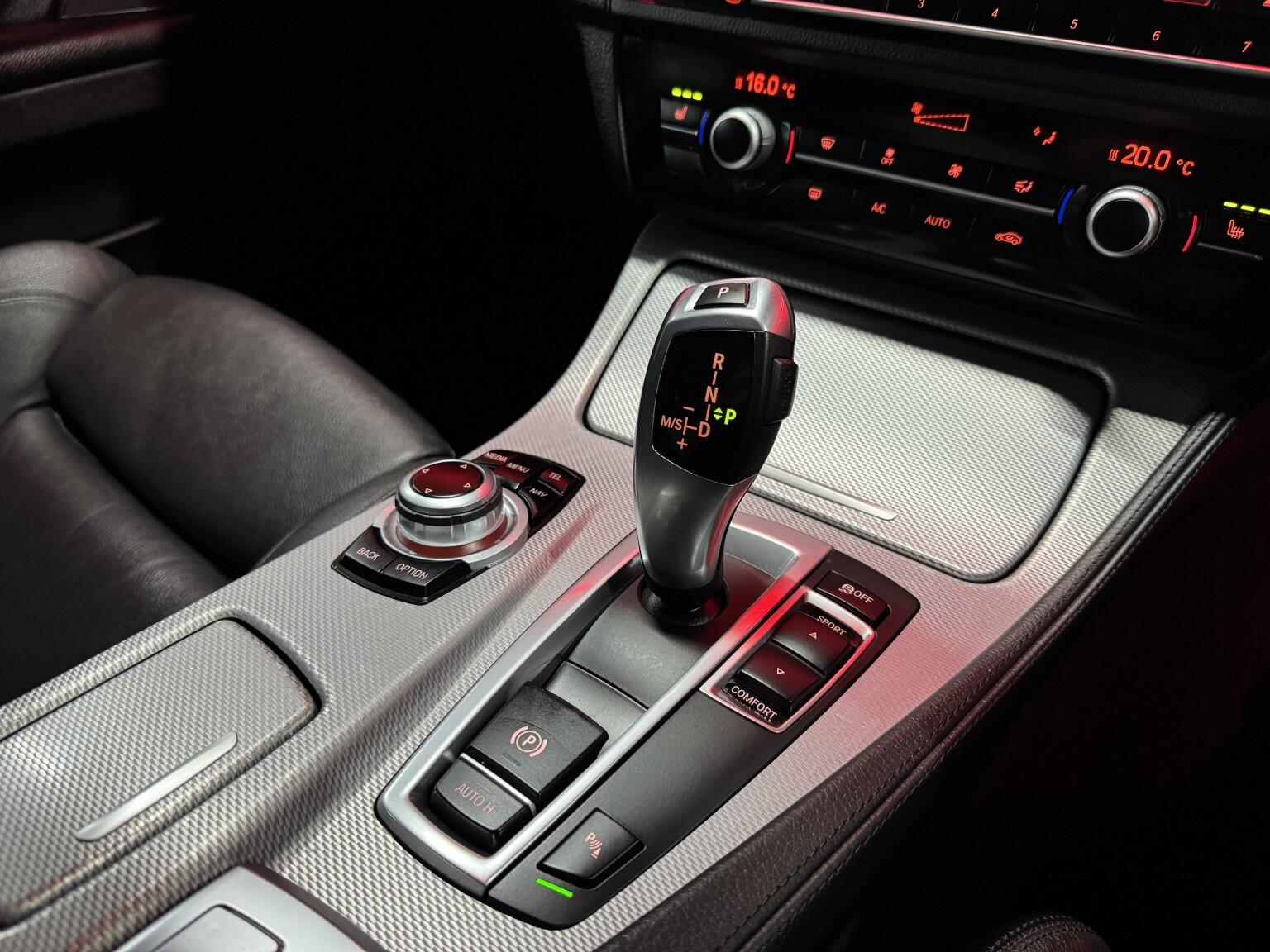 BMW 5 Series view 21