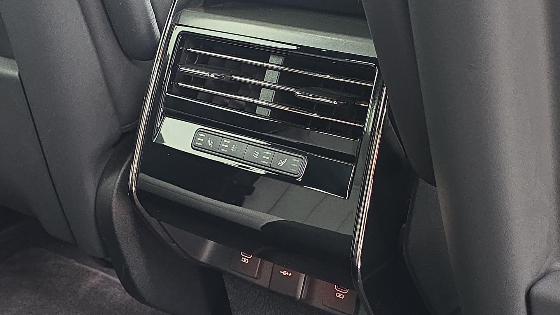 Land Rover Range Rover Sport view 18