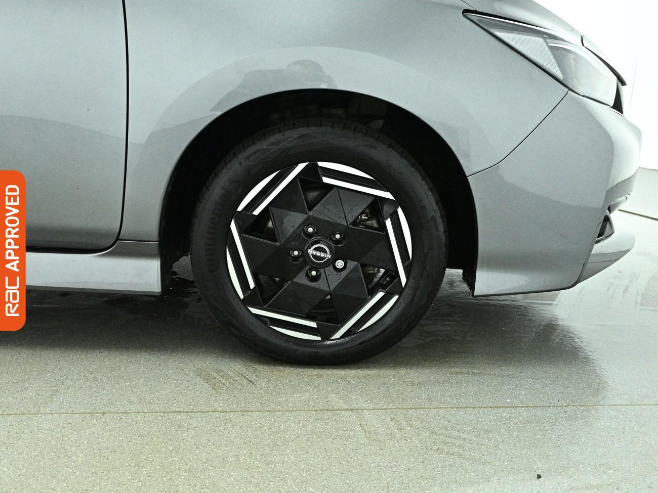 Nissan Leaf view 28