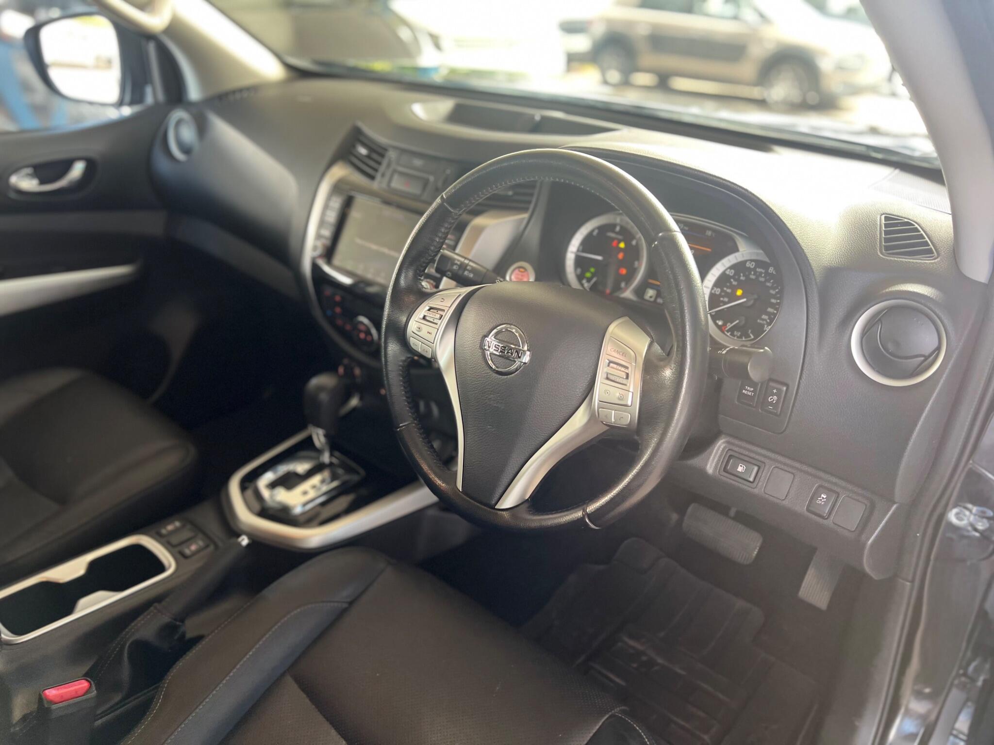Nissan Navara view 4