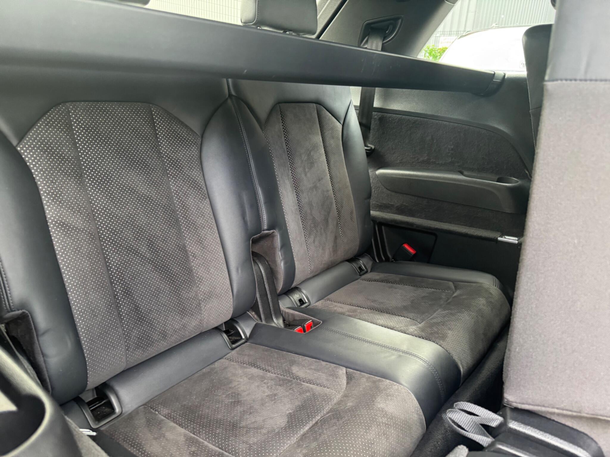 Audi Q7 view 15