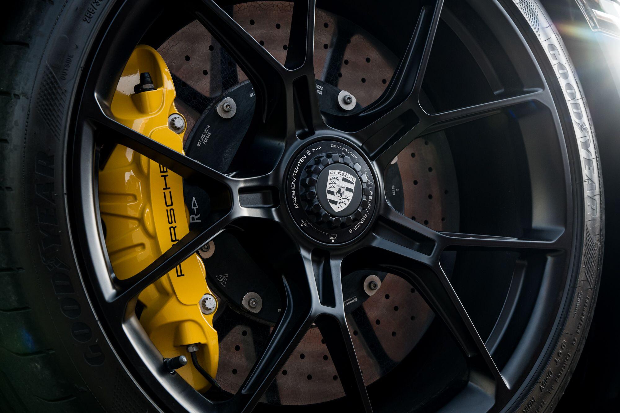 Porsche 911 view 43