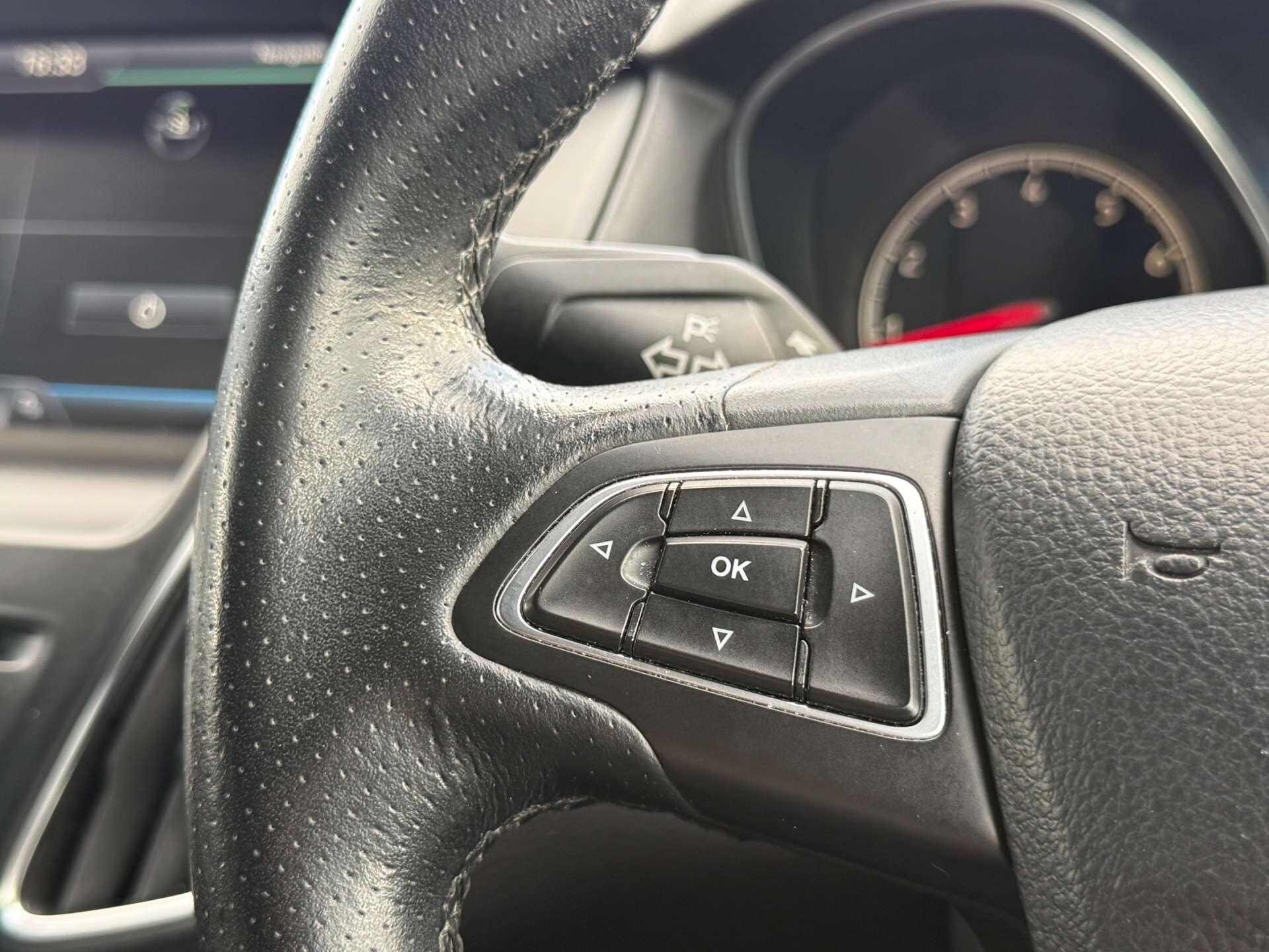 Ford Focus view 46