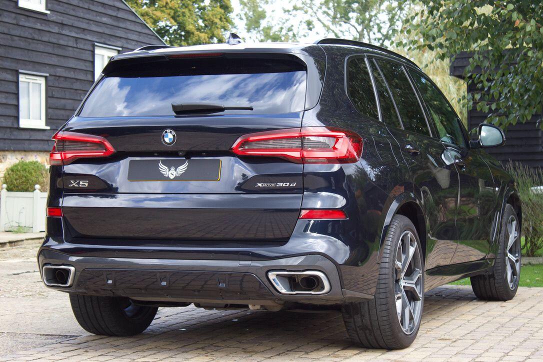 BMW X5 view 8