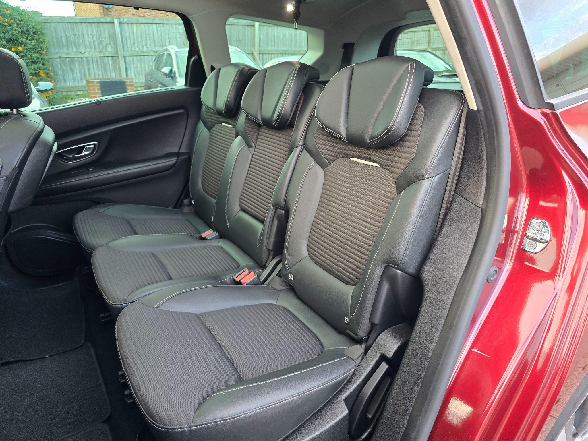 Renault Grand Scenic view 45